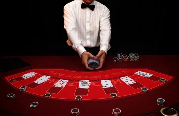 The Psychology of Risk-Taking: Understanding Player Behavior in Online Casinos